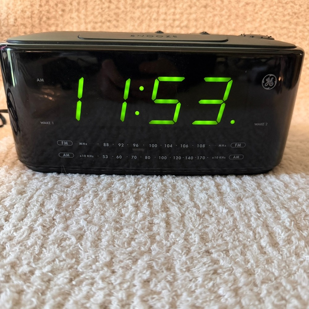 GE Digital Alarm Clock Radio Green LED Dual Alarm Black 7-4852A Vintage Tech